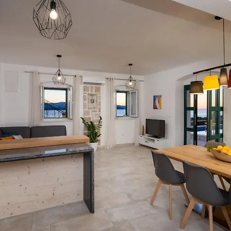 Villa Luxury With Private Pool Near The In On Brac Island Murvica (Brac)